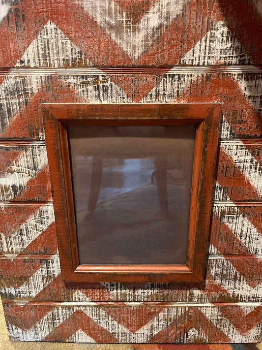 Chevron frame