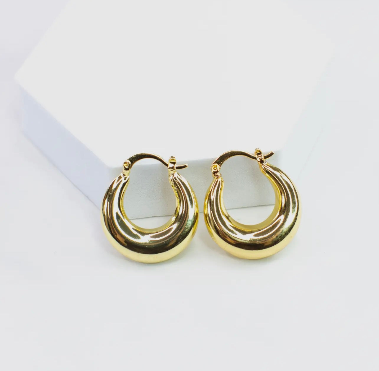 Medium Hoops